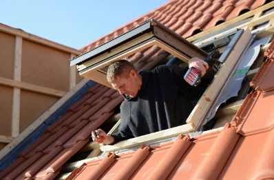 Pose de fenêtres de toit Velux à Saint-Maurice-en-Gourgois